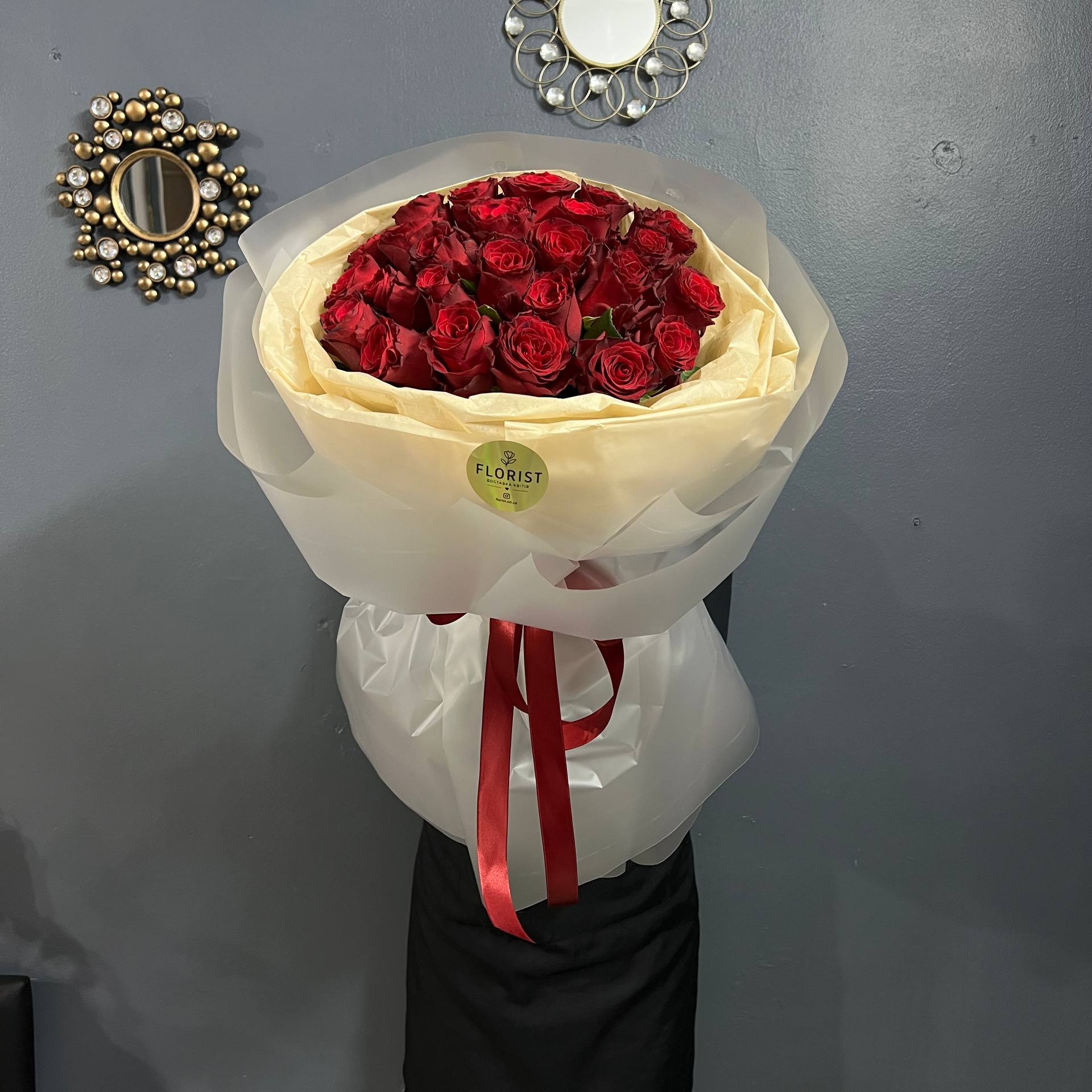 Букет из 25 красных роз