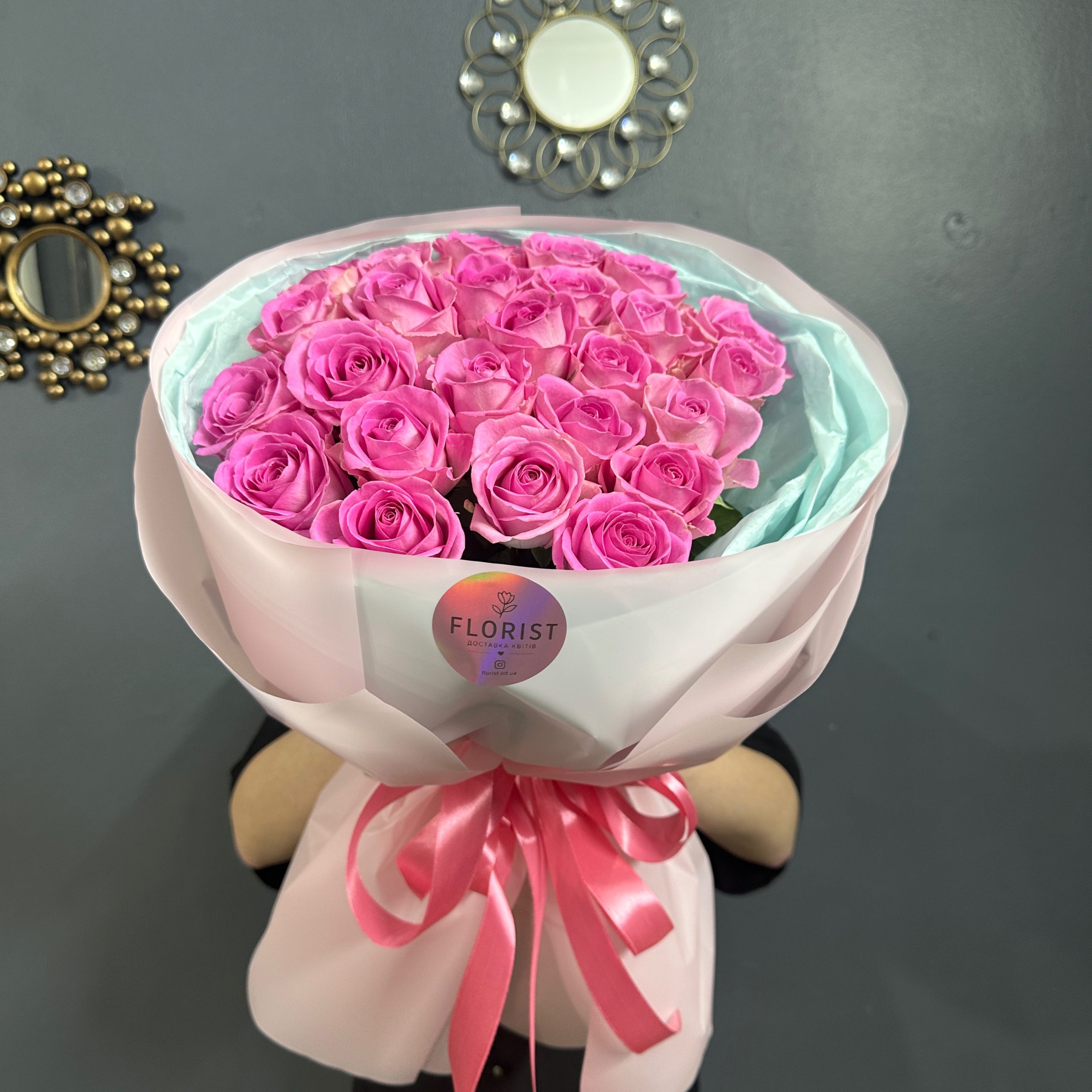 Букет из 25 розовых роз