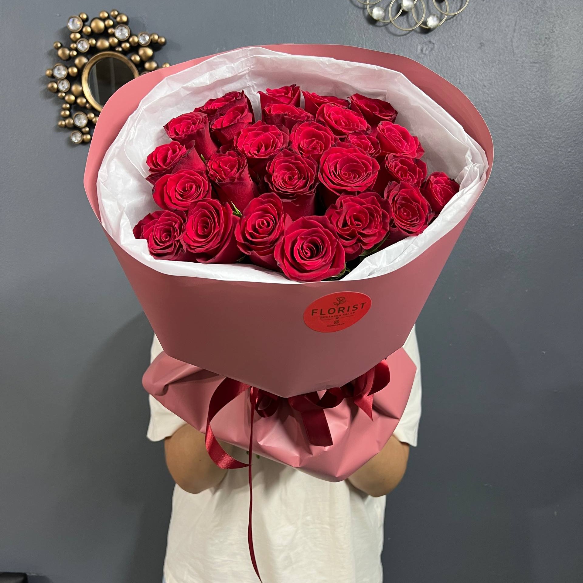 Букет из 25 красных роз